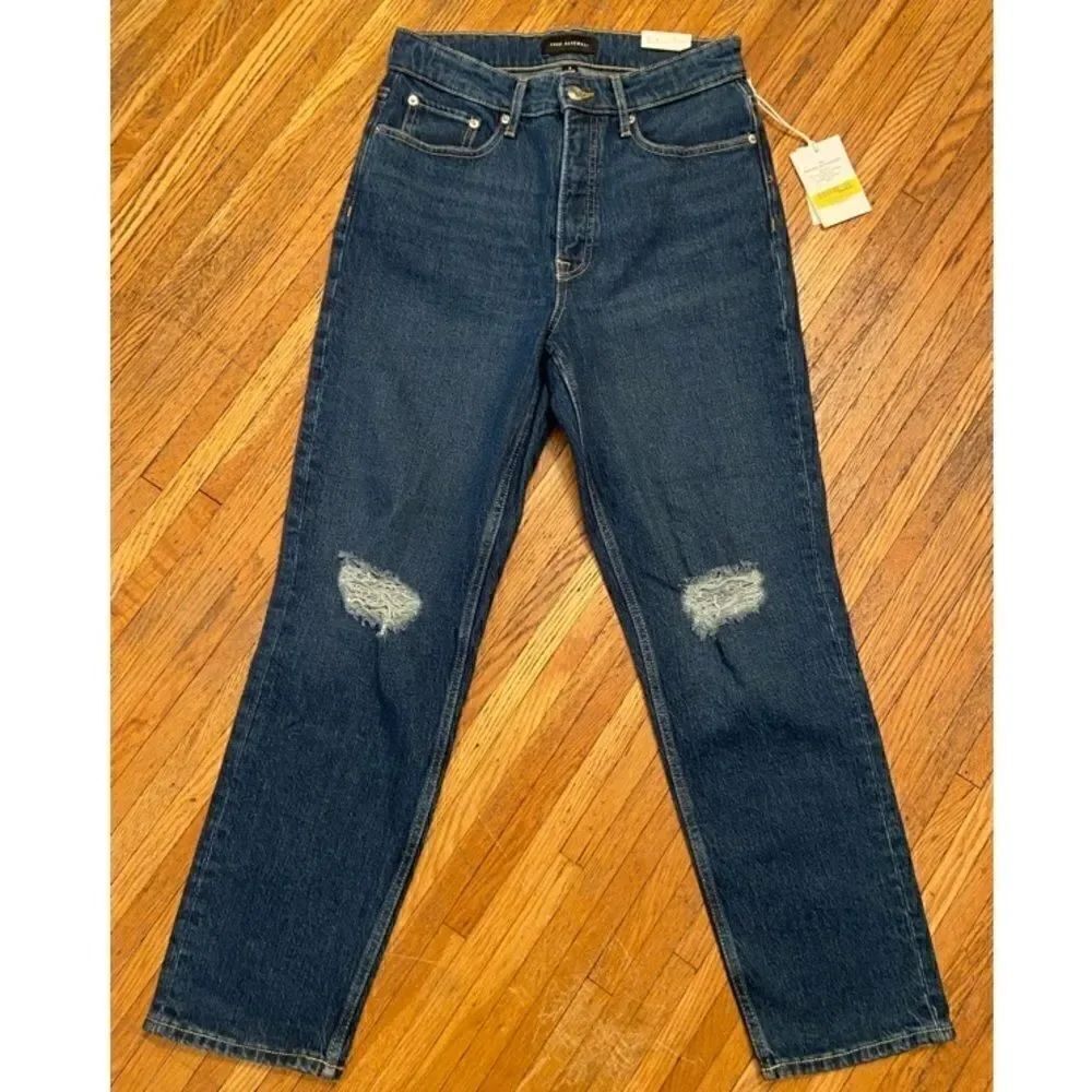 NWT Free Assembly The Original 90’s Straight dark wash ripped jeans